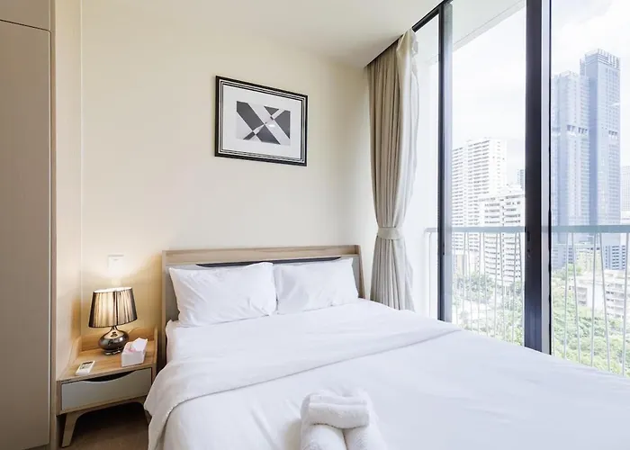 Modern Luxury Center Of Bkk 5 Mins Bts Asok Apartment